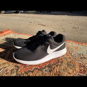 Black Nike Tanjun Trainers